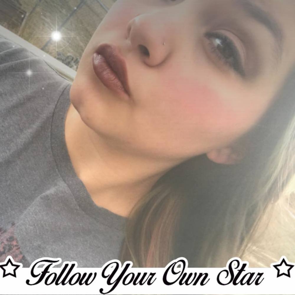 Meet your Posher, Adrianna